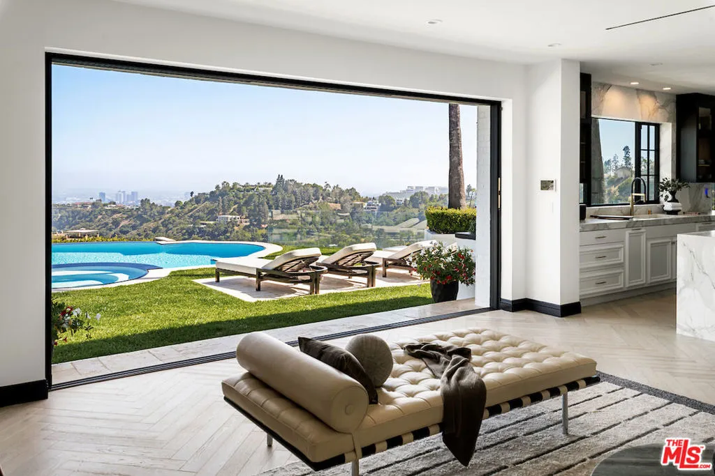 10932 Savona Road, Los Angeles, California 90077 home-pic-14